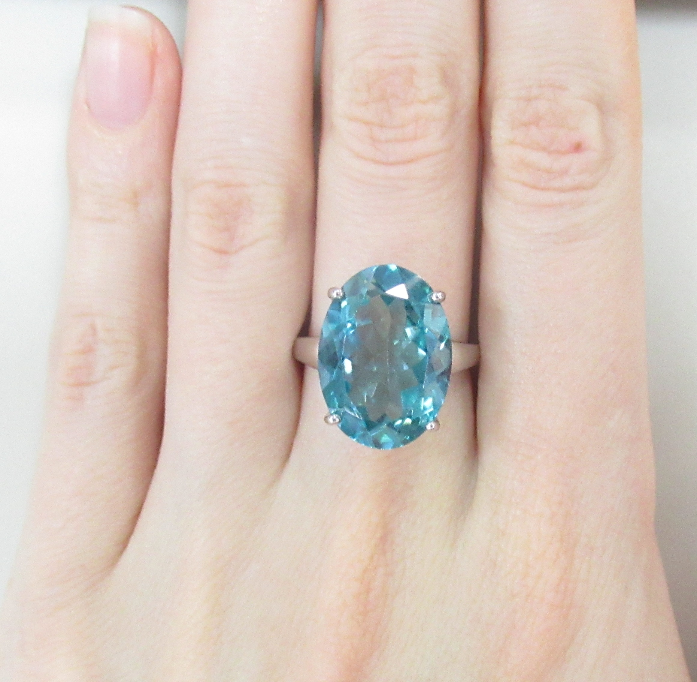 Серебряное кольцо 925 пробы; вставки 1 Топаз 15,38ct;